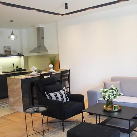 Soho Apartman Trebin Dış mekan fotoğraf