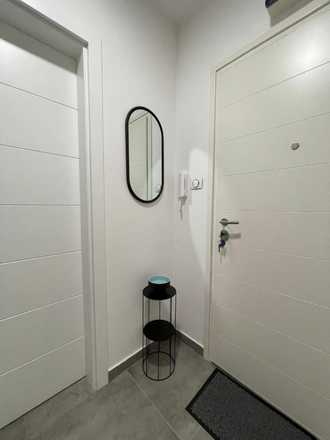 Soho Apartman Trebin Dış mekan fotoğraf