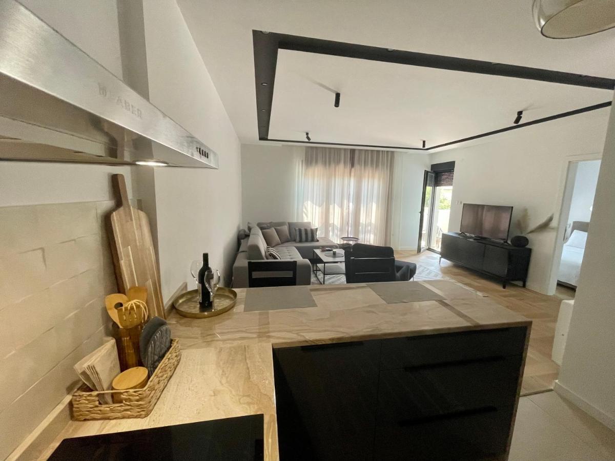 Soho Apartman Trebin Dış mekan fotoğraf